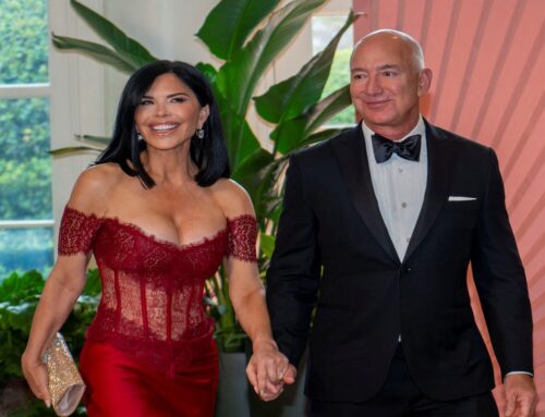 Jeff Bezos pens Amazon review for Lauren Sánchez’s book: How many stars did he rate it?