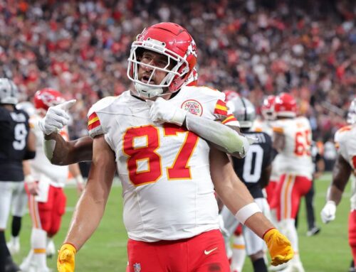 Chiefs-Raiders rapid reaction: Travis Kelce, goal-line stand propels undefeated Chiefs