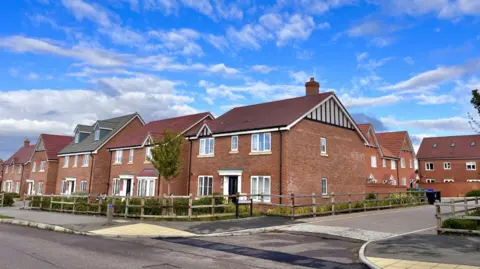 Martin Giles/BBC New estate built in and around Mount Road and Saltsmarsh Road in Bury St Edmunds