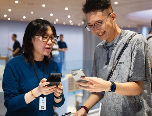 Apple Stock Falls On iPhone Discounts In China