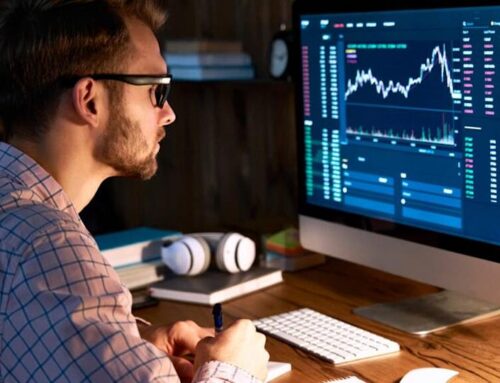 Experienced Reddit Investors Imagine If They Were 25 Again: ‘What Would You Do Differently