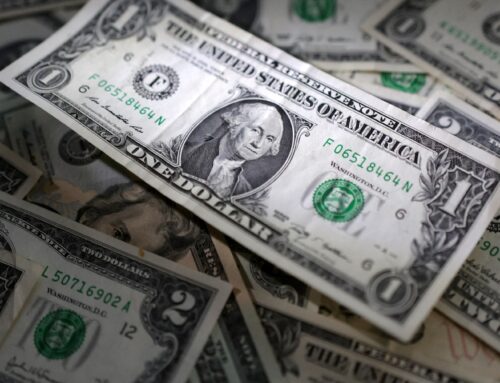 Dollar swoons on fiscal worries, bitcoin extends record rally