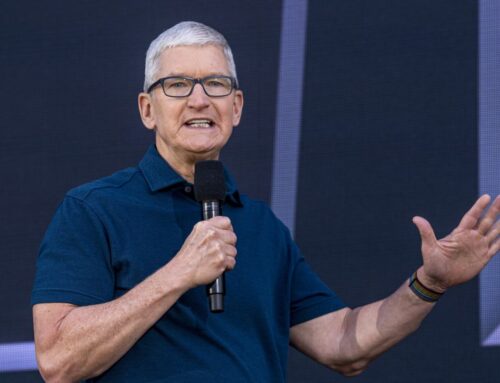 Trump trolls Apple, stocks slide in volatile week: Live Updates