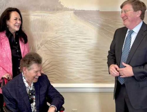 Country music star, wife investing in old shopping mall in Jackson