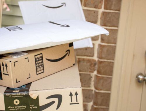 Amazon is selling an ‘elegant’ $40 laptop tote bag for only $20, and shoppers say ‘it defi