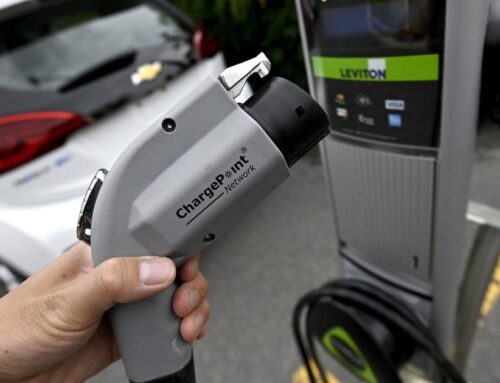 Environment group warns against repealing federal electric vehicle mandate
