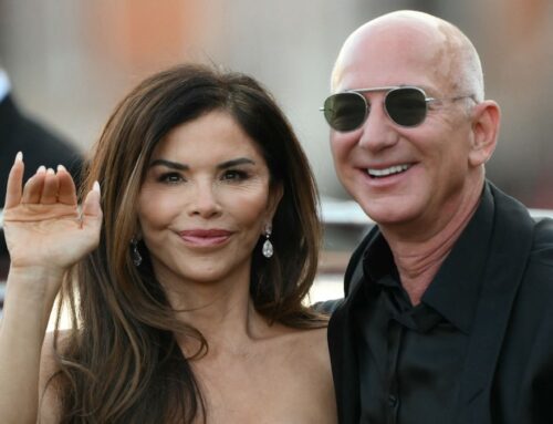 Lauren Sanchez Bezos enjoys her honeymoon with a dance in the French Riviera
