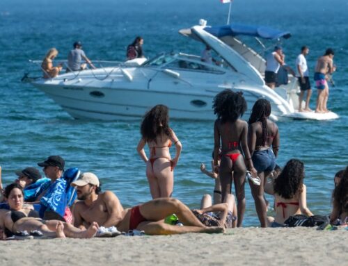 Environment Canada issues third warning as Toronto bakes in back-to-back weekend heat