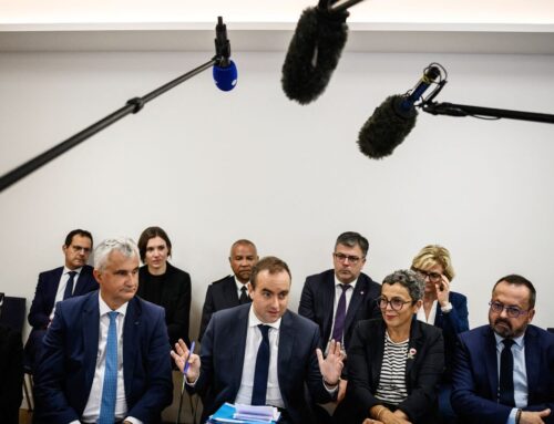 Bond Investors Cut France Some Slack as Budget Reckoning Looms