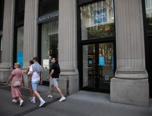 Schwab Seeks to Offer More Private-Firm Investments, CEO Says