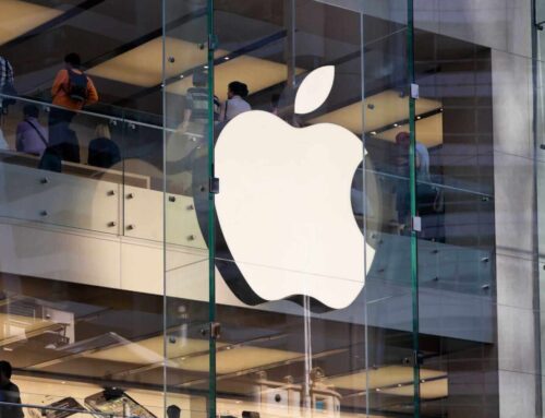 A Foldable iPhone Is Back on the Table. Should You Buy Apple Stock Here?