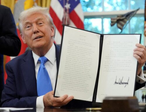 News Wrap: Trump’s $100,000 H1-B visa fee hike leaves companies scrambling