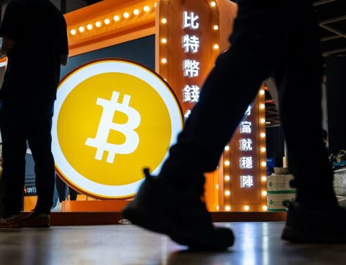 Bitcoin Extends Losses as Powell Cautions Against Rate Cut Bets