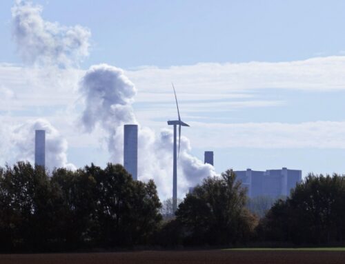 Big Oil isn’t part of the clean energy push, despite its claims, study shows | NEWS