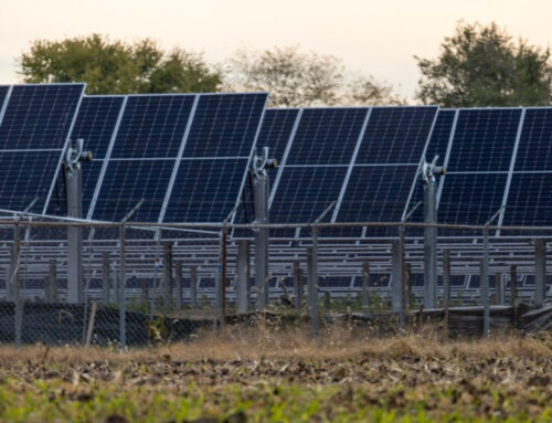 Illinois lawmakers OK sweeping energy reform package that governor pledges to sign