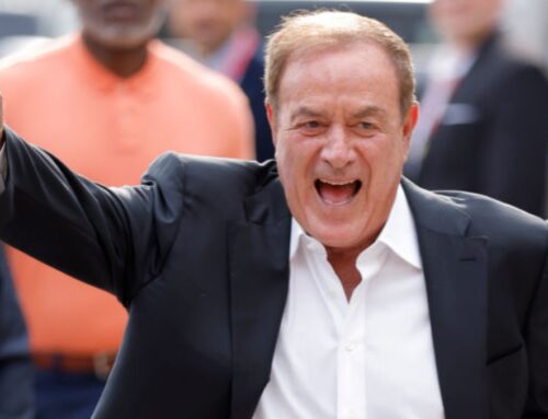 Al Michaels Was So Bad Last Night Fans Are Genuinely Concerned About Him