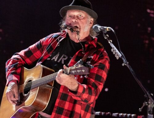 Neil Young To Pull Music From Amazon: “Bezos Supports This Government”