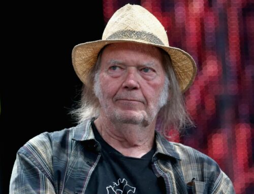Neil Young Pulling Music from Amazon, Calls for Boycott: “Support Your Community”