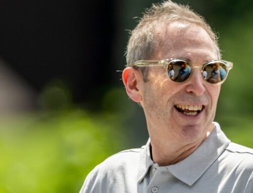 Amazon’s Cloud Lifts