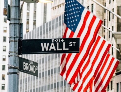 Wall Street edges higher as investors brush aside shutdown worries