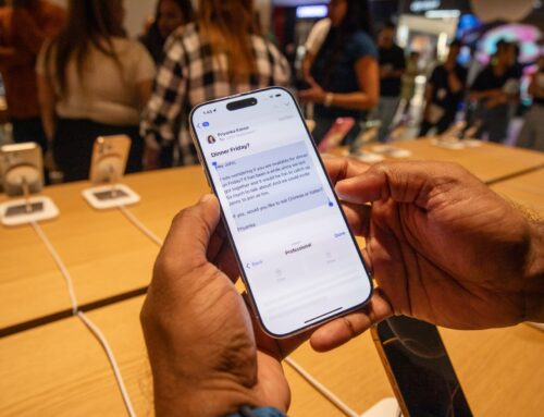 Apple Nears Deal to Pay Google Roughly $1 Billion a Year for Siri AI Model