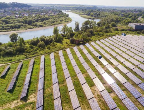 Federal government clears Queensland solar-plus-battery project in record 19 days