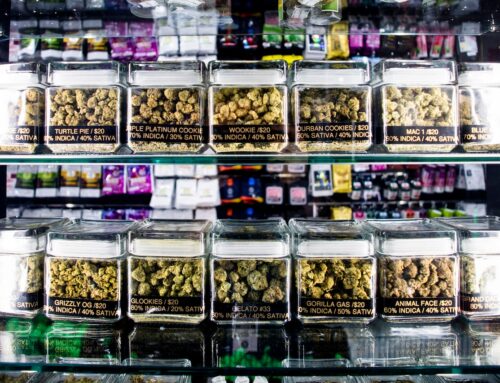 Marijuana shops asked to snitch on customers in Michigan