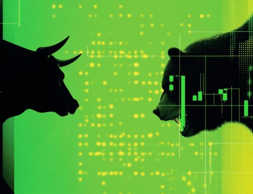 Bitcoin Holds $102K, SOL, XRP, DOGE Pull Back as AI Valuations Draw Scrutiny