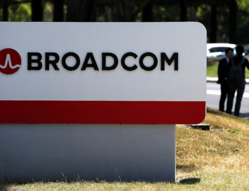 Dividend Investors Should Be Loading Up on These 2 AI-Linked Stocks