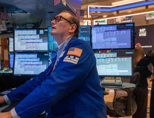 Stock market continues to fade as investors hedge against AI hype