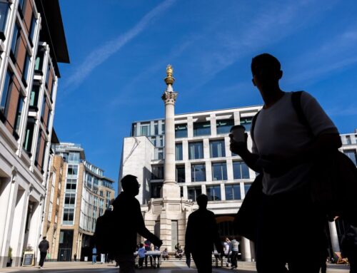 UK Watchdog Shakes Up Retail Rules to Boost British Investing