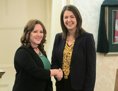 Alberta Environment Minister Rebecca Schulz leaves cabinet, to step down as MLA