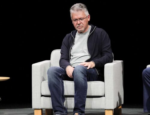 Apple AI chief exits, MongoDB stock soars by 25% on Q3 earnings