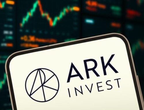 ARK Invest’s Cathie Wood Buys Crypto & Chinese Stocks, Forecasts Huge 2026 Rebound