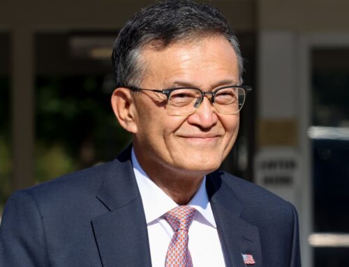 Intel stock rises after Trump touts ‘very successful’ CEO, applauds government’s investmen