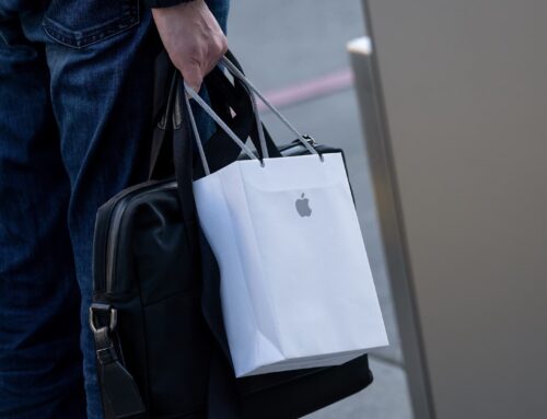 Stocks making the biggest moves after hours: Apple, Robinhood, Visa, Sandisk and more