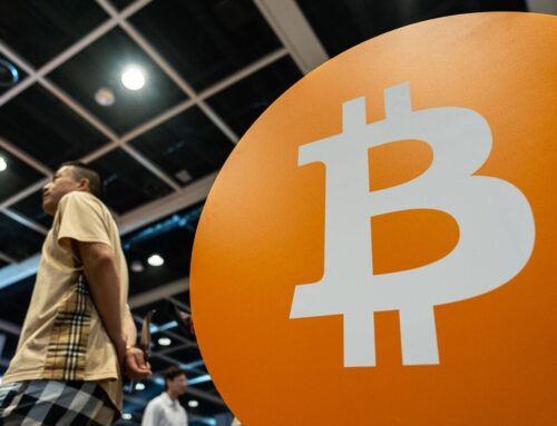 Bitcoin Stalls at $90,000 as Markets Await Fed, Tariff News