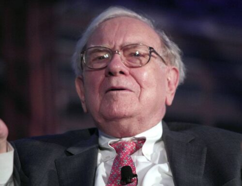 Warren Buffett once explained how to turn $10K into a fortune for new investors. 3 strateg