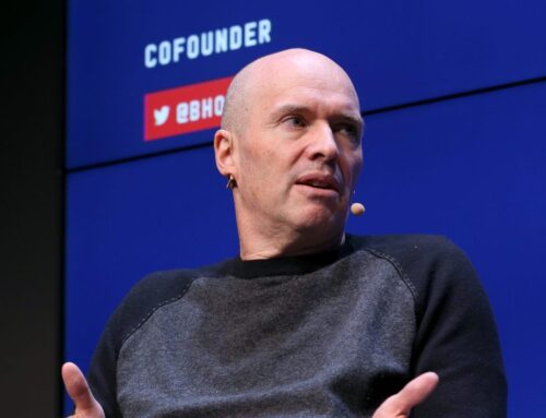 Ben Horowitz says that investing teams should have about five people