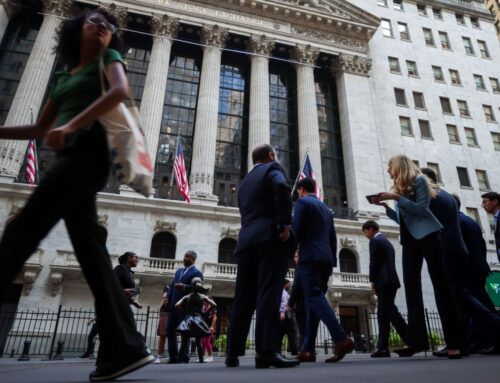 Investors pull billions from private credit funds