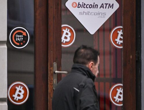 Bitcoin price falls as BlackRock and Fidelity ETFs see heavy outflows