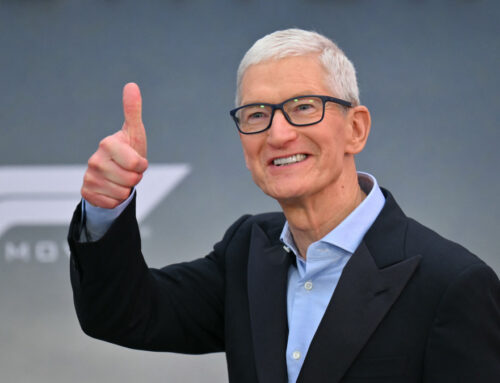 Apple stock price swing with $143B record