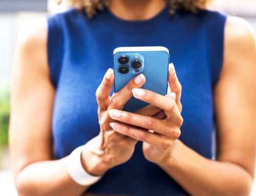 Apple: The Pros And Cons Of Investing Right Now