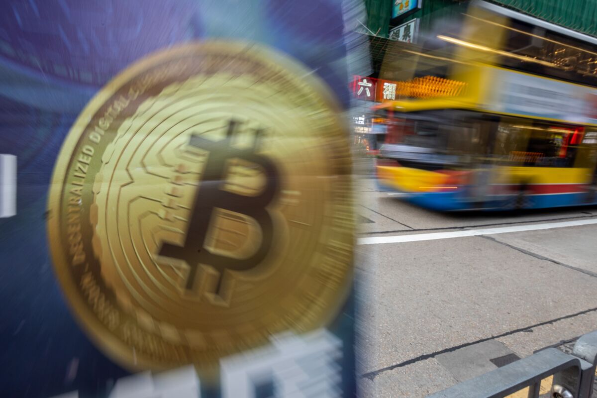 Bitcoin’s Correlation With Stocks Surges as Volatility Returns