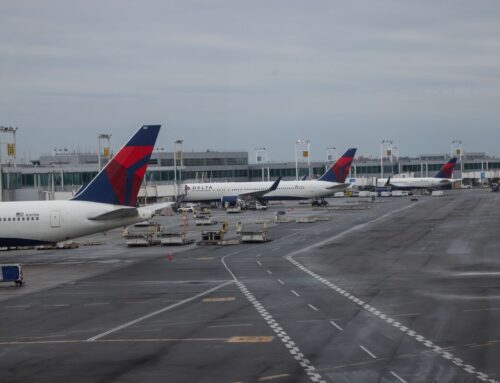 Delta Deal Gives Amazon Big Win in Airline Battle Against SpaceX