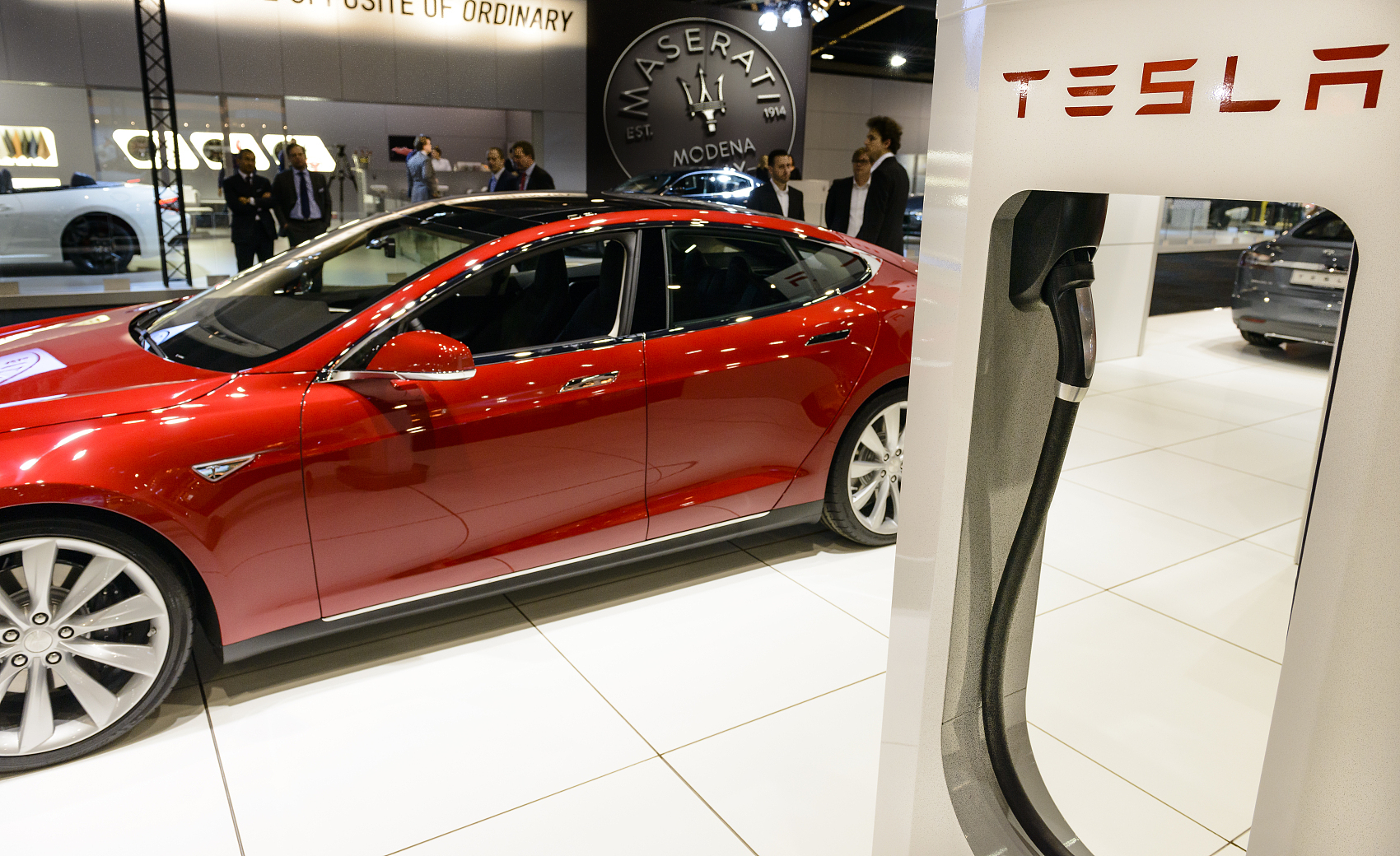 Tesla (TSLA.US) partners with SpaceX and xAI to invest  billion in building the ‘Terafab’ wafer plant in Austin. Analysts say it will drive integration of AI and aerospace industries.