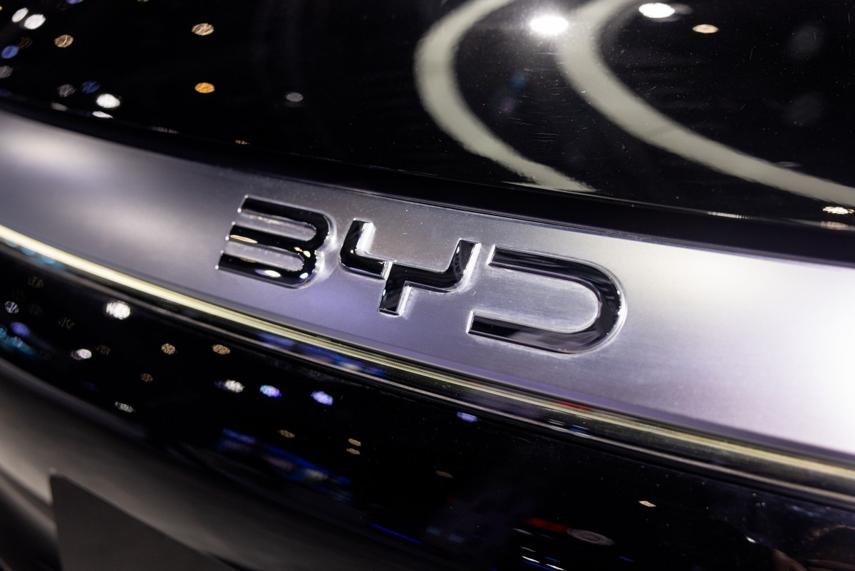 BYD rolls out EV batteries with 5-minute ‘flash charging.’ But there’s a catch.