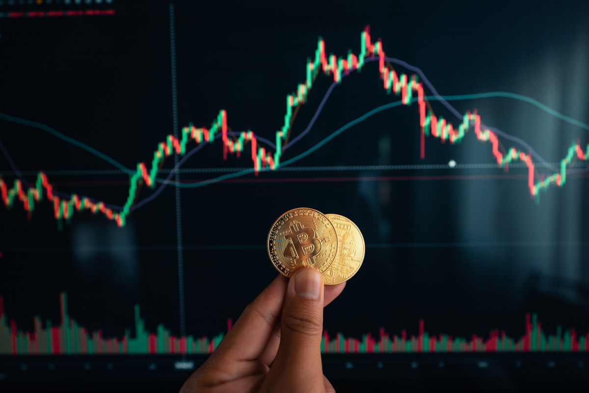 Bitcoin rebounds as XRP, Ethereum slide amid mixed market action Bitcoin rebounds as XRP, Ethereum slide amid mixed market action