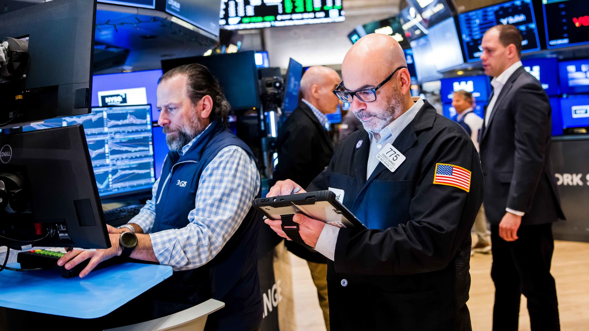 Stock futures are little changed after the S&P 500 posts another record, Wall Street await