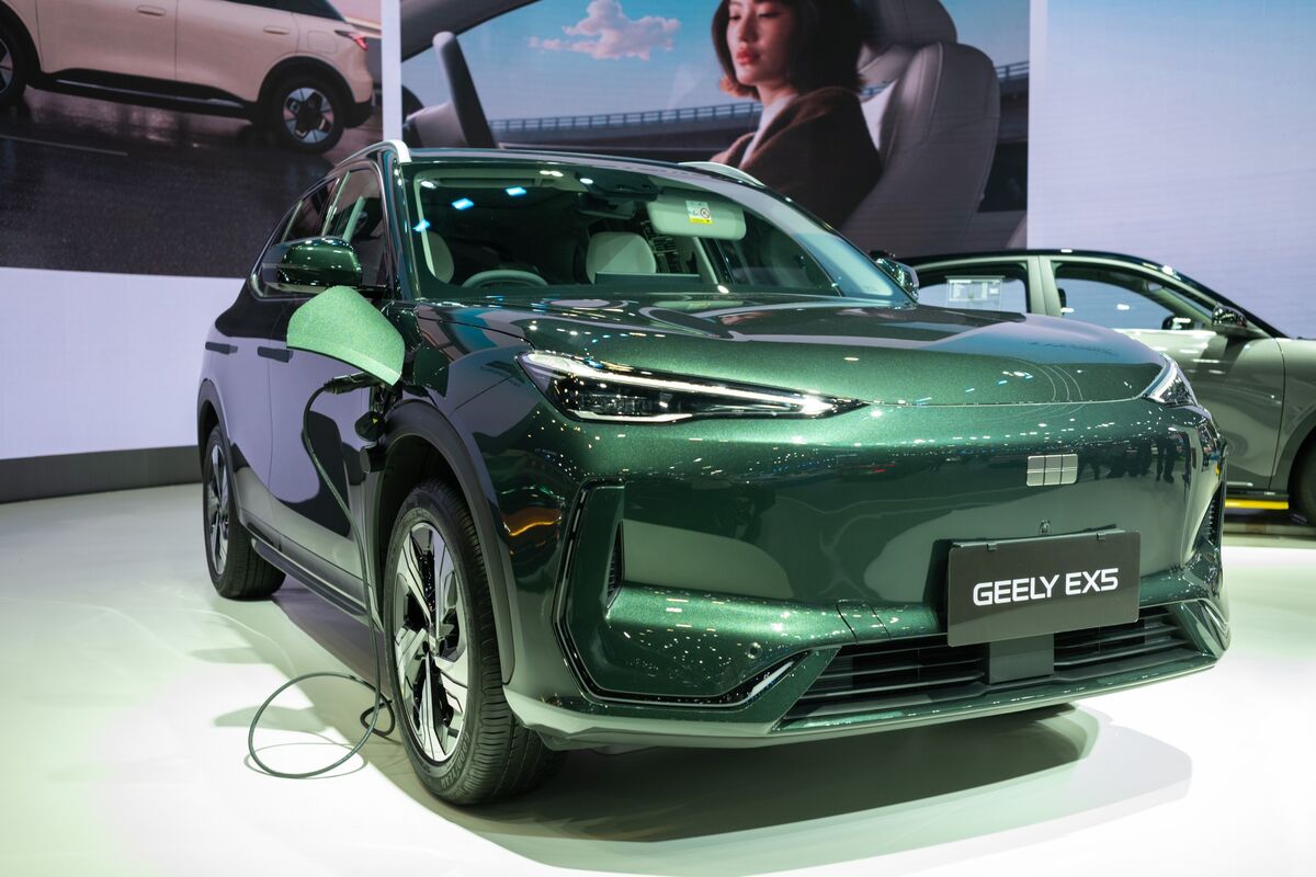 Geely’s World-Beating Stock Rally Intensifies Rivalry With BYD